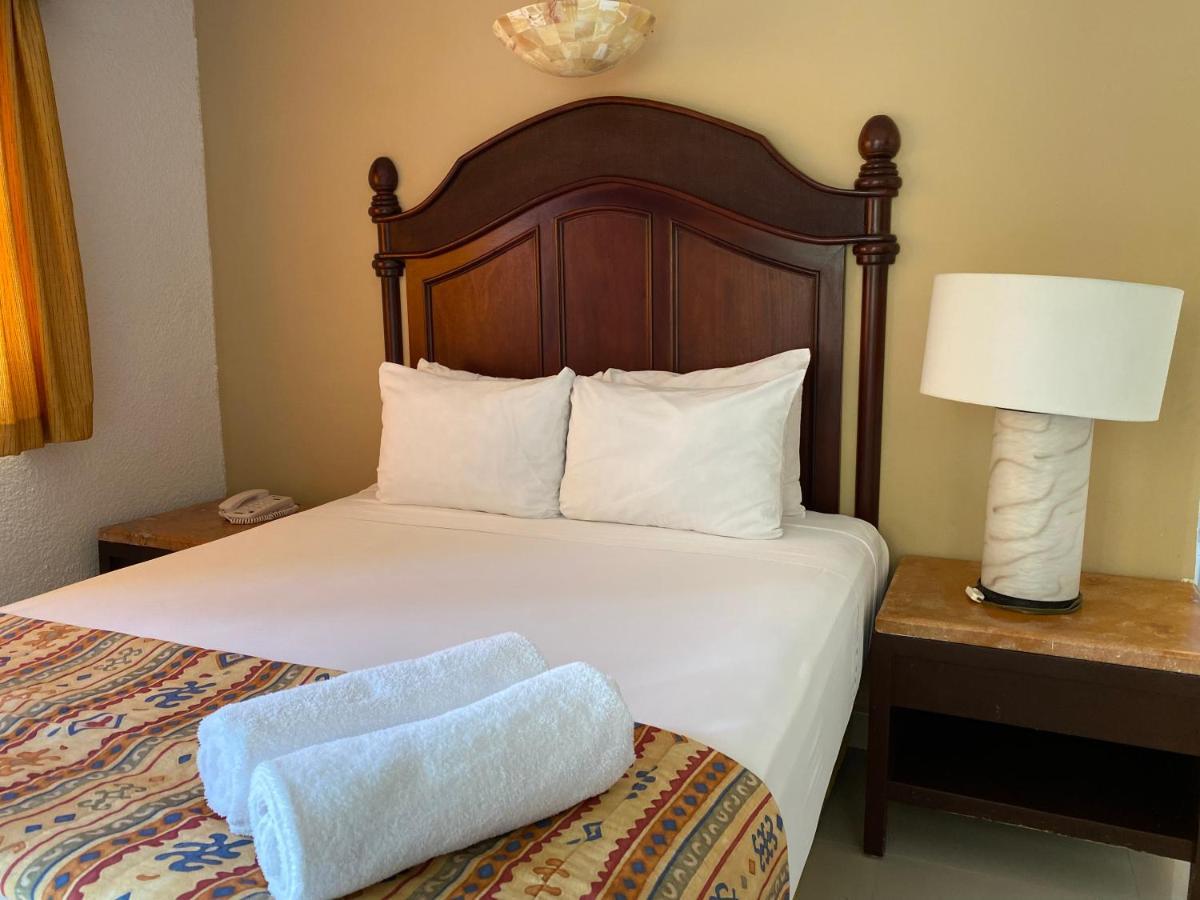 Hotel Las Golondrinas Playa del Carmen Esterno foto