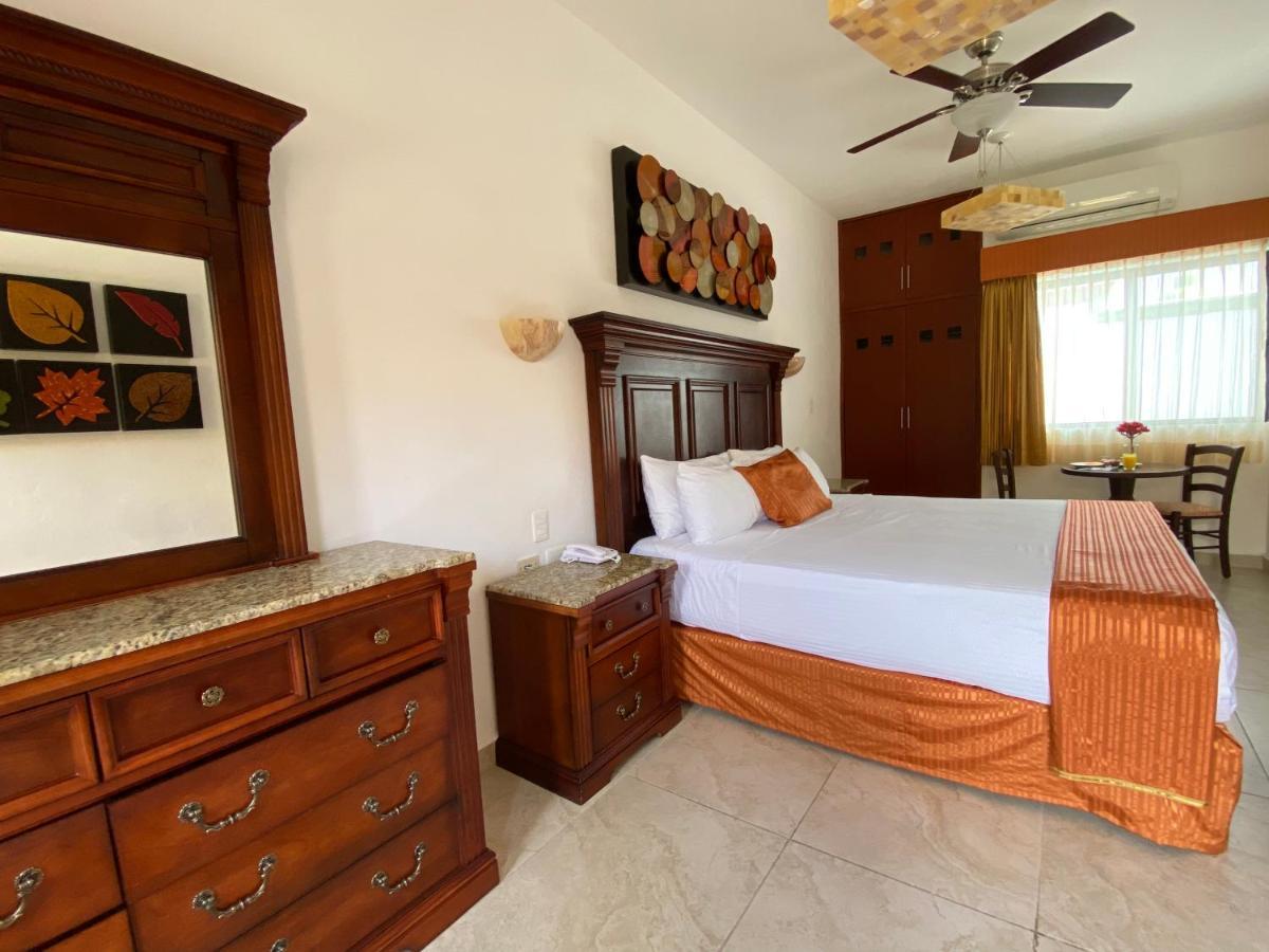 Hotel Las Golondrinas Playa del Carmen Esterno foto