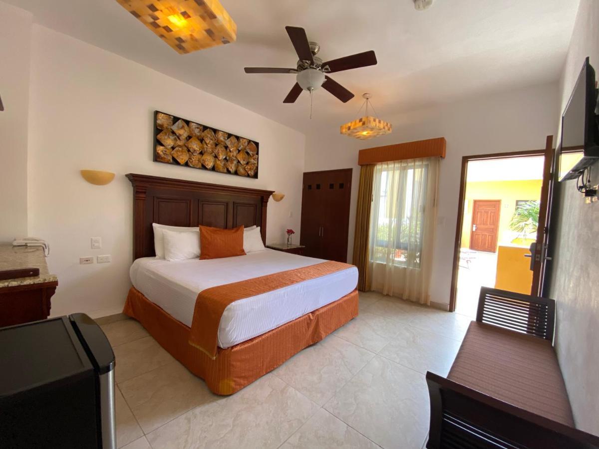 Hotel Las Golondrinas Playa del Carmen Esterno foto