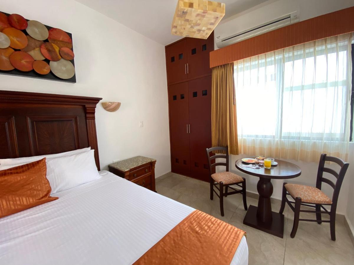 Hotel Las Golondrinas Playa del Carmen Esterno foto