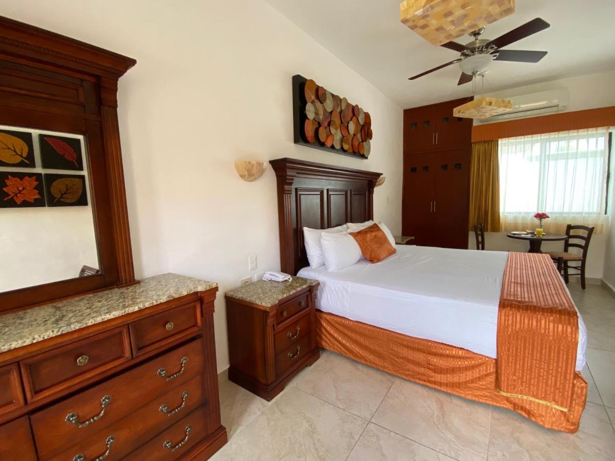 Hotel Las Golondrinas Playa del Carmen Esterno foto