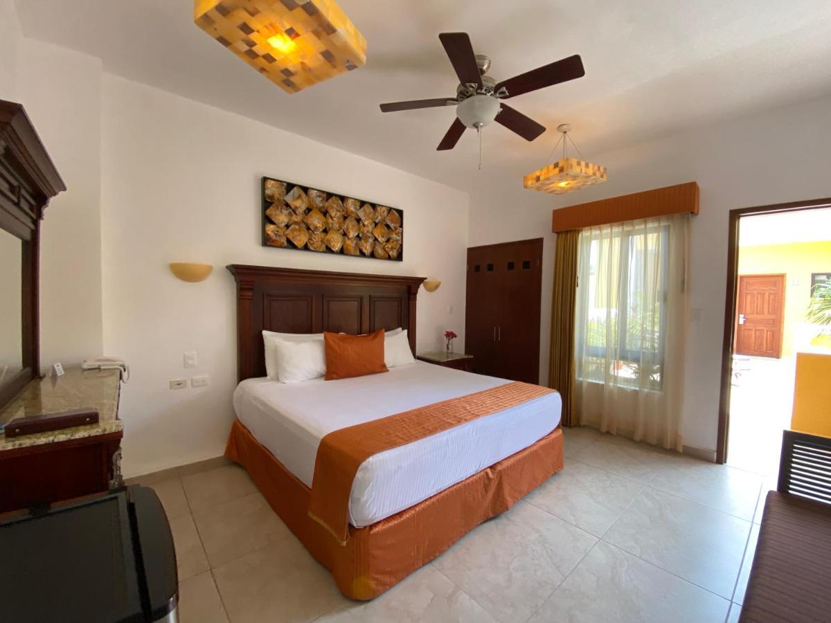 Hotel Las Golondrinas Playa del Carmen Esterno foto