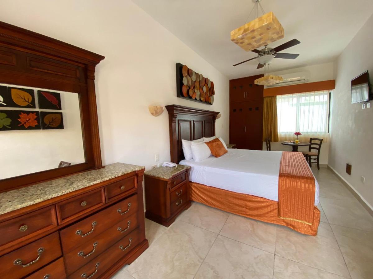 Hotel Las Golondrinas Playa del Carmen Esterno foto