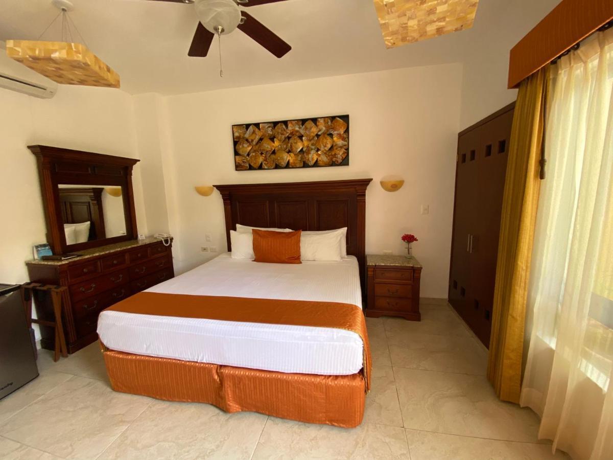 Hotel Las Golondrinas Playa del Carmen Esterno foto