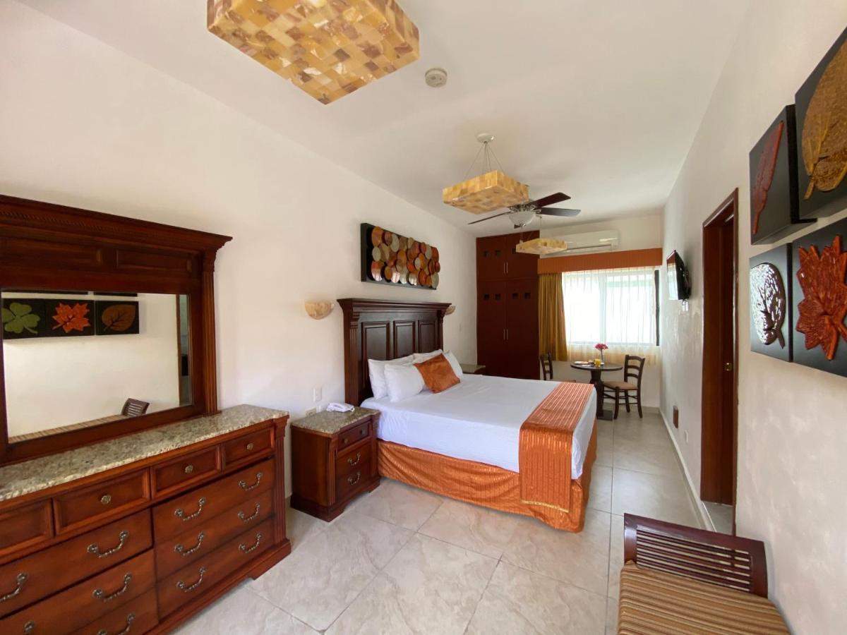 Hotel Las Golondrinas Playa del Carmen Esterno foto