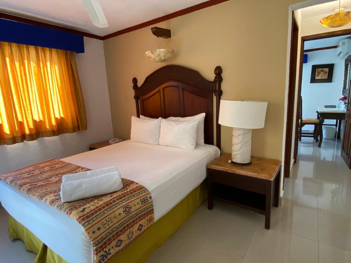 Hotel Las Golondrinas Playa del Carmen Esterno foto