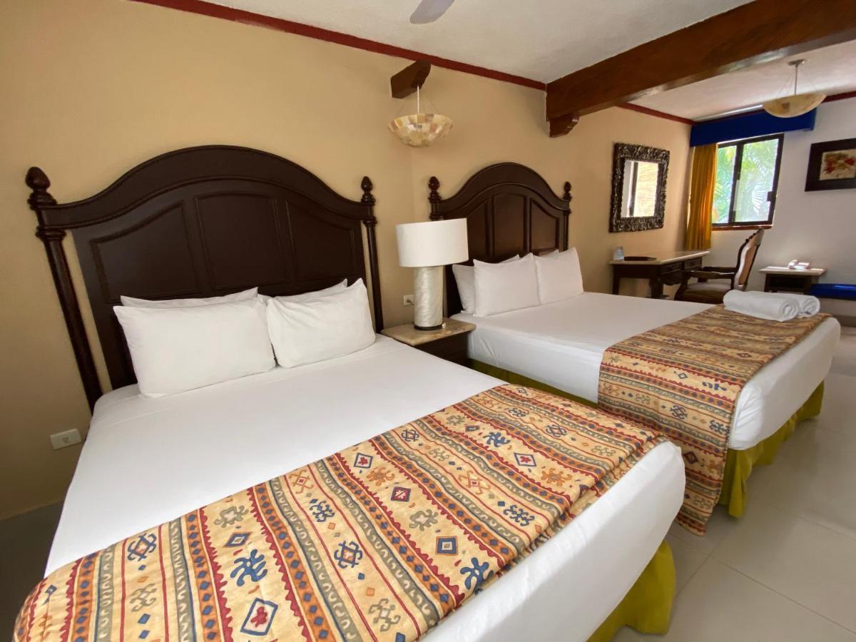 Hotel Las Golondrinas Playa del Carmen Esterno foto
