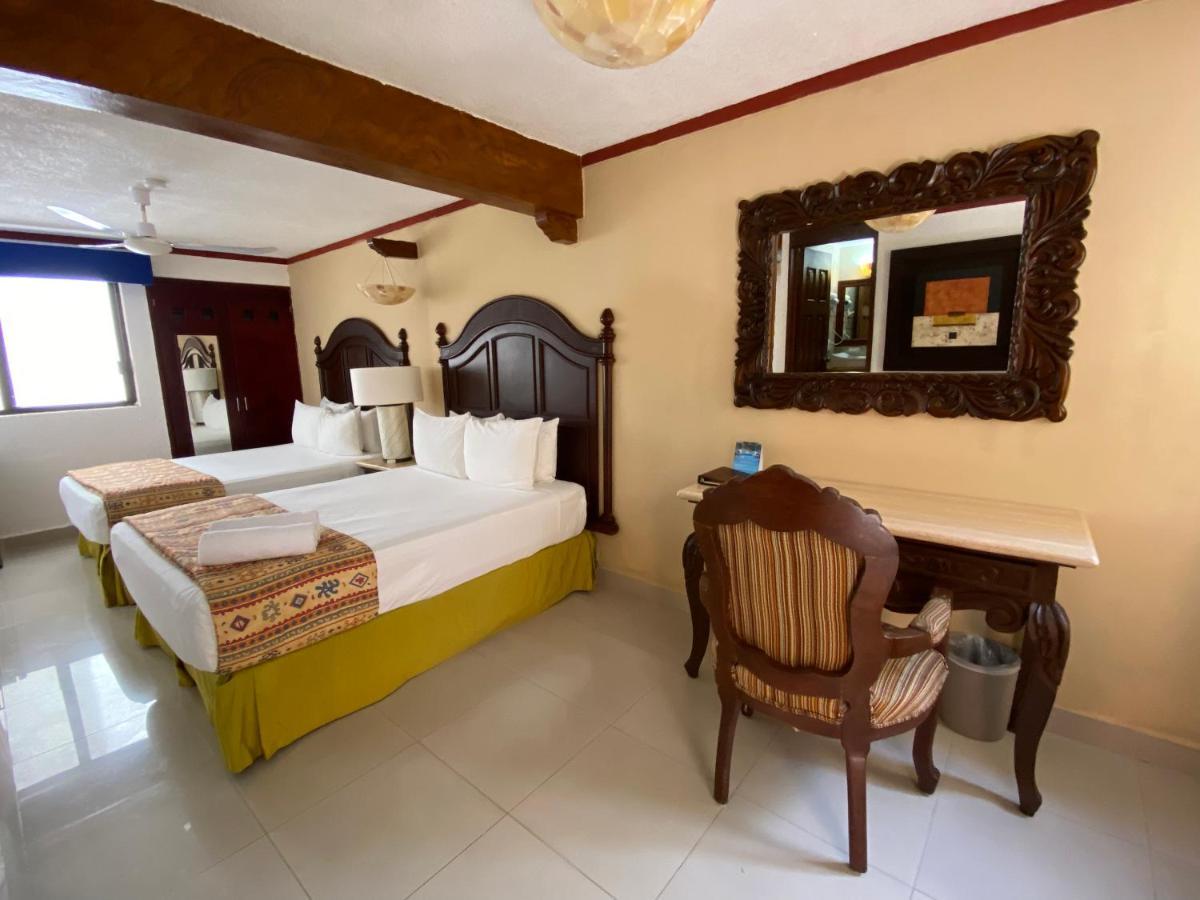 Hotel Las Golondrinas Playa del Carmen Esterno foto