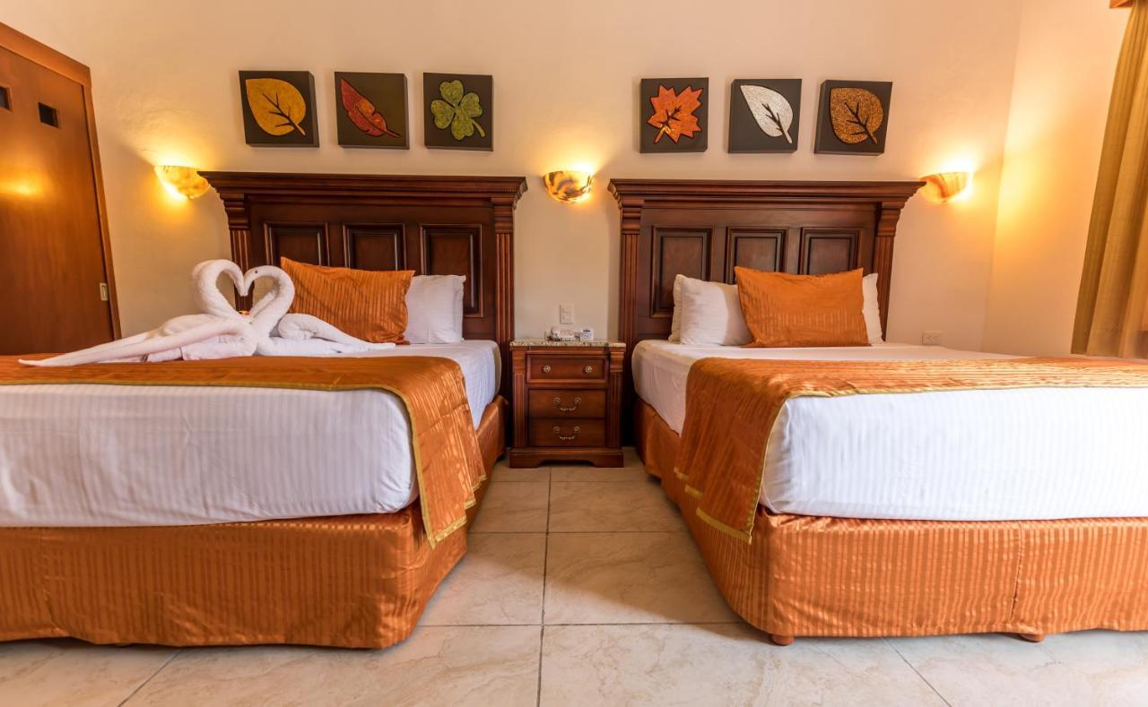 Hotel Las Golondrinas Playa del Carmen Esterno foto