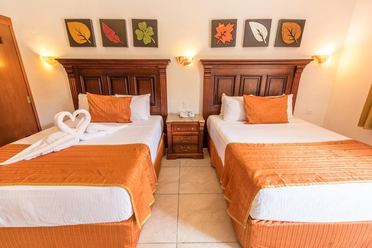 Hotel Las Golondrinas Playa del Carmen Esterno foto